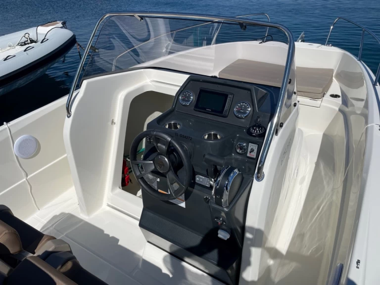 Verhuur Motorboot in Cavalaire-sur-Mer - Quicksilver Quicksilver 675 Activ Open