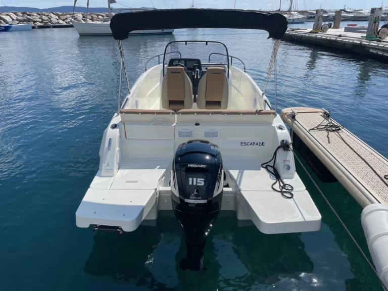 Huur een Quicksilver Quicksilver 605 Activ Open in Cavalaire-sur-Mer