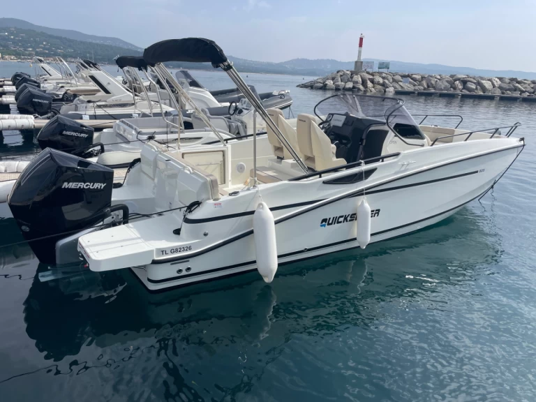 Bootverhuur Cavalaire-sur-Mer goedkoop QUICKSILVER 805