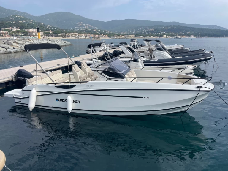 Verhuur Motorboot in Cavalaire-sur-Mer - Quicksilver QUICKSILVER 805
