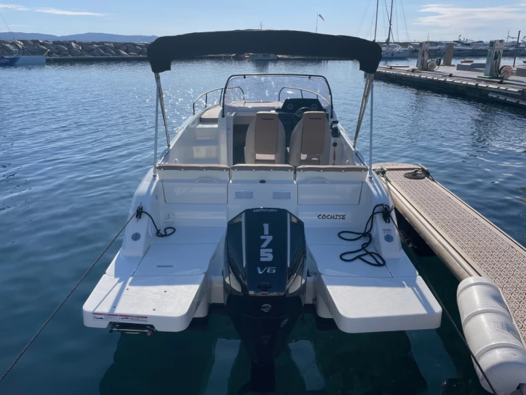 Bootverhuur Cavalaire-sur-Mer goedkoop Activ 675 Sundeck