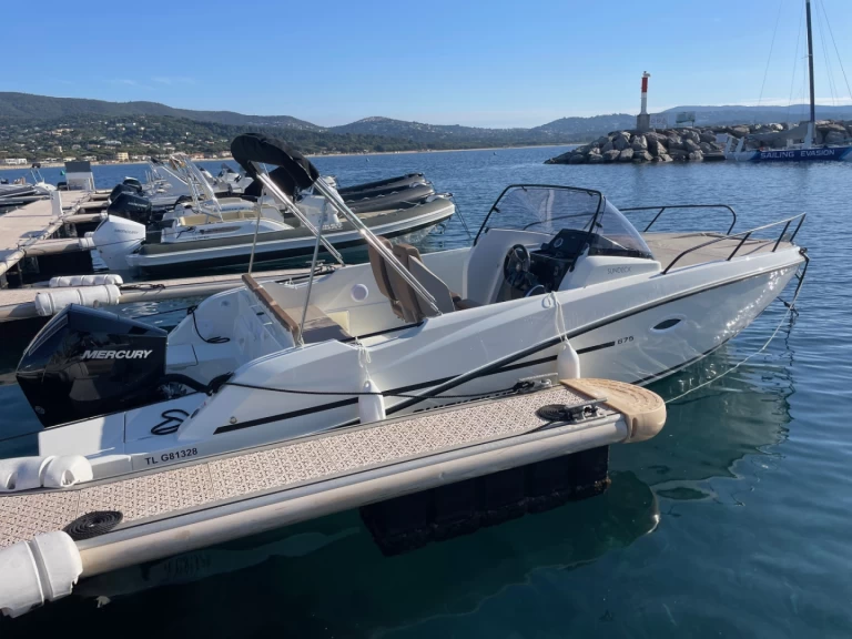 Verhuur Motorboot in Cavalaire-sur-Mer - Quicksilver Activ 675 Sundeck