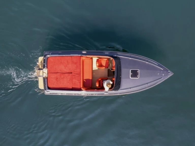 Verhuur Motorboot PRIMATIST By Bruno Abbate met vaarbewijs