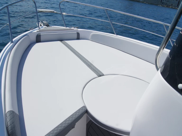 Huur een Bluline Bluline 21 Ft Open in Rovinj