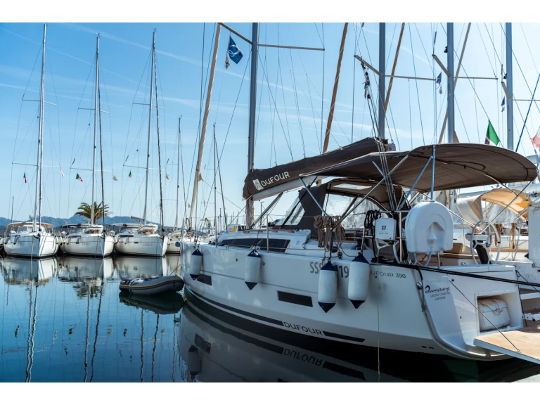 Bootverhuur Dufour Dufour 390 Grand Large in Olbia via SamBoat