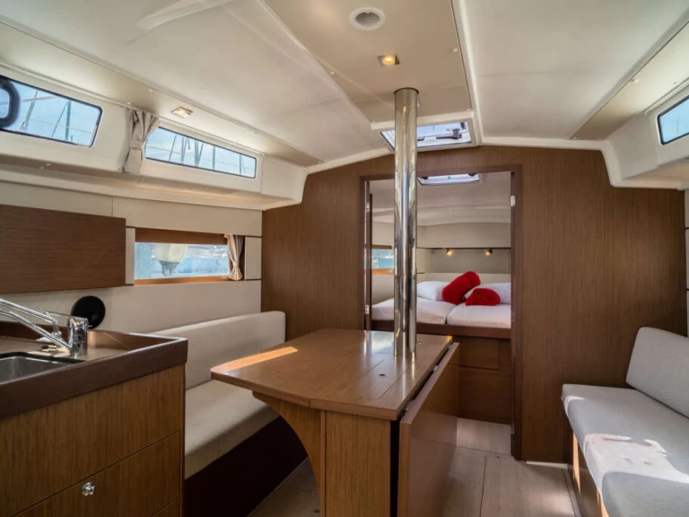 Verhuur Zeilboot Bénéteau met vaarbewijs