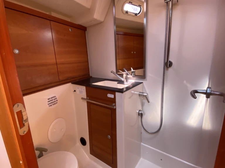 Huur een Hanse Hanse 430e in Pula