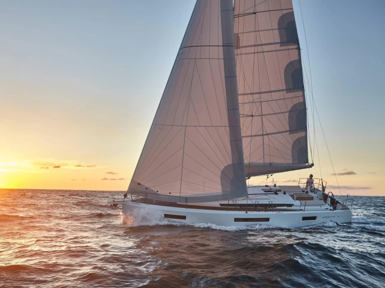 Zeilboot te huur in Lávrio voor de beste prijs