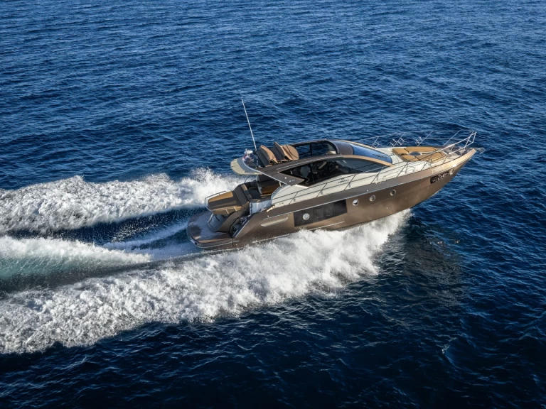 Bootverhuur Cranchi M 44 Hard Top in Split via SamBoat