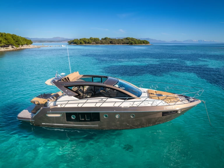 Cranchi Cranchi M44 HT te huur van particulier of professional in Kaštel Gomilica