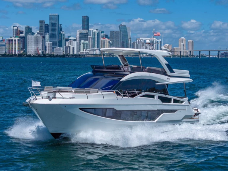 Huur een Galeon Don't Tell MOM in Miami
