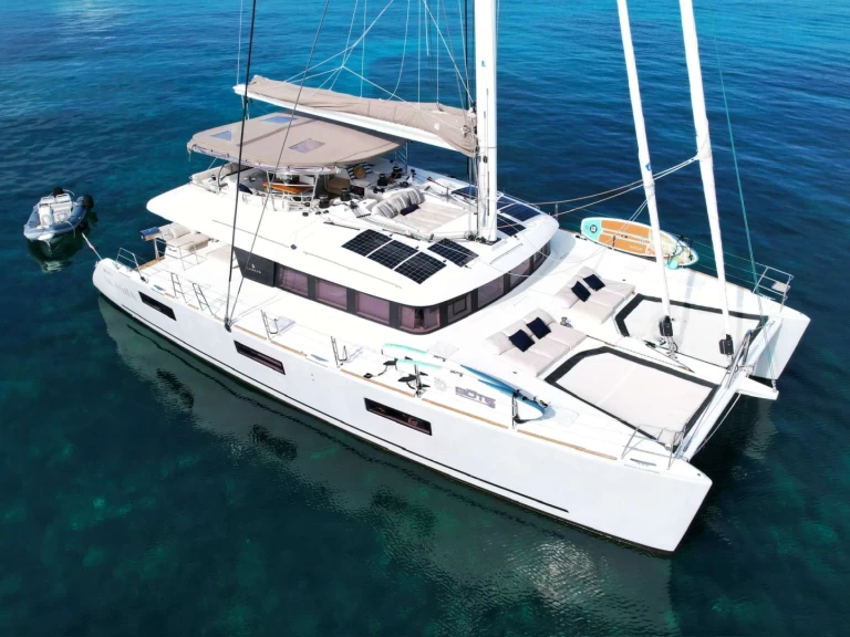 Huur een Lagoon AKASHA in Nassau