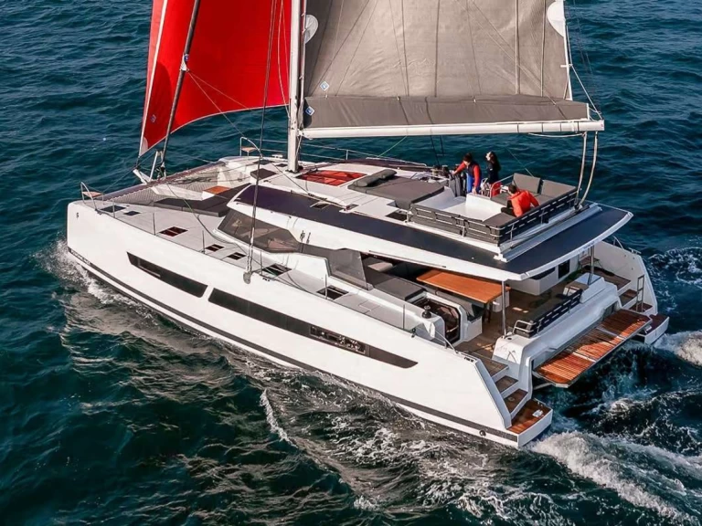 Verhuur Jacht Fountaine Pajot met vaarbewijs