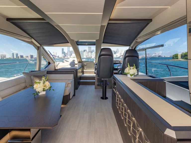 Huur een Galeon Don't Tell MOM in Miami