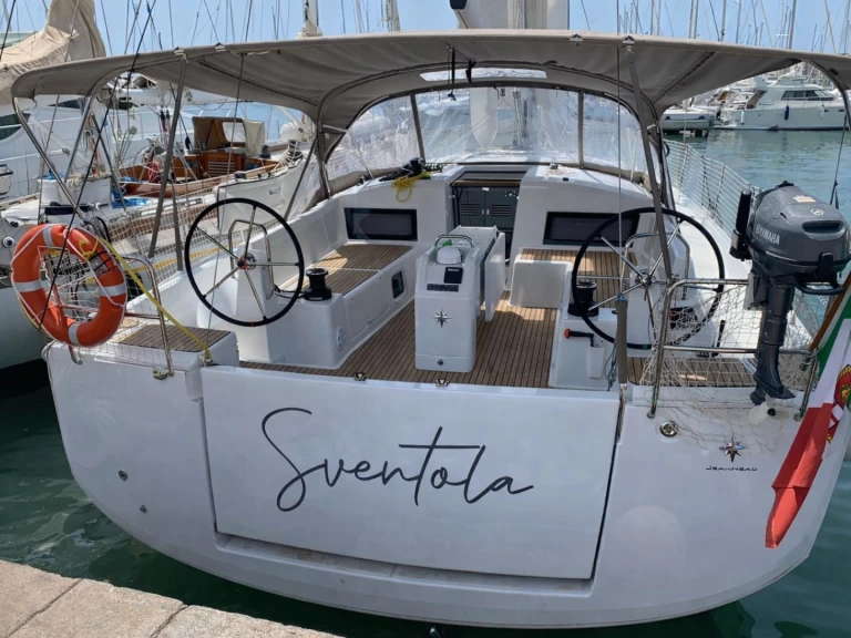 Bootverhuur Nettuno goedkoop Sun Odyssey 490