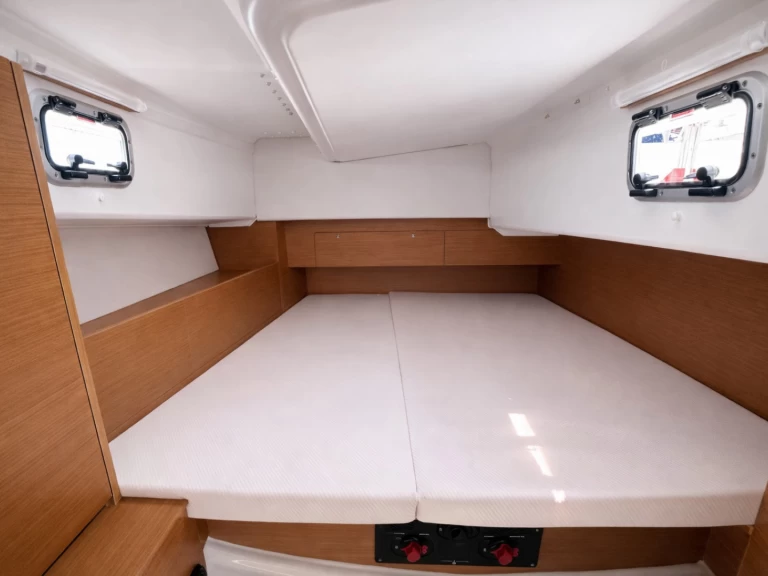 Jachthuur in Nettuno - Jeanneau Sun Odyssey 350 via SamBoat