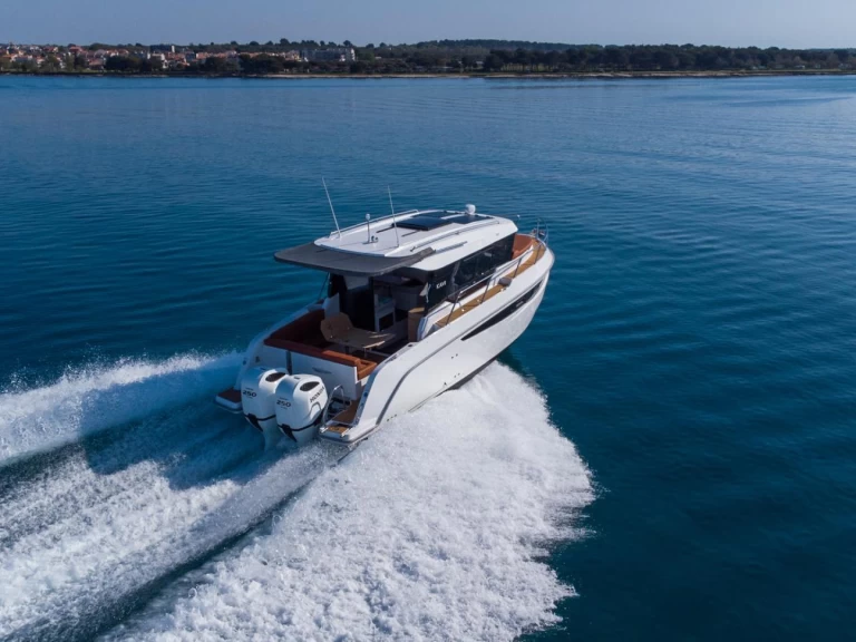 Verhuur Motorboot in Pula - Kavi Yacht Kavi 9