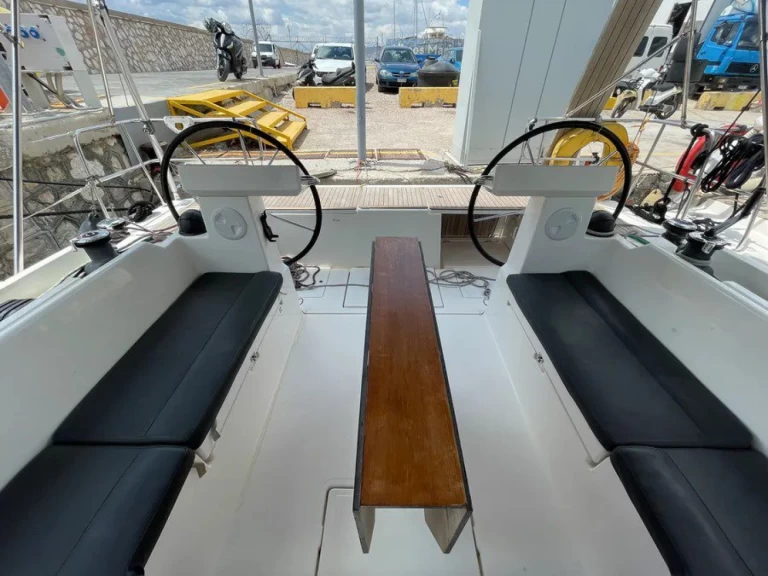 Huur een Bavaria Bavaria C45 Holiday in Álimos