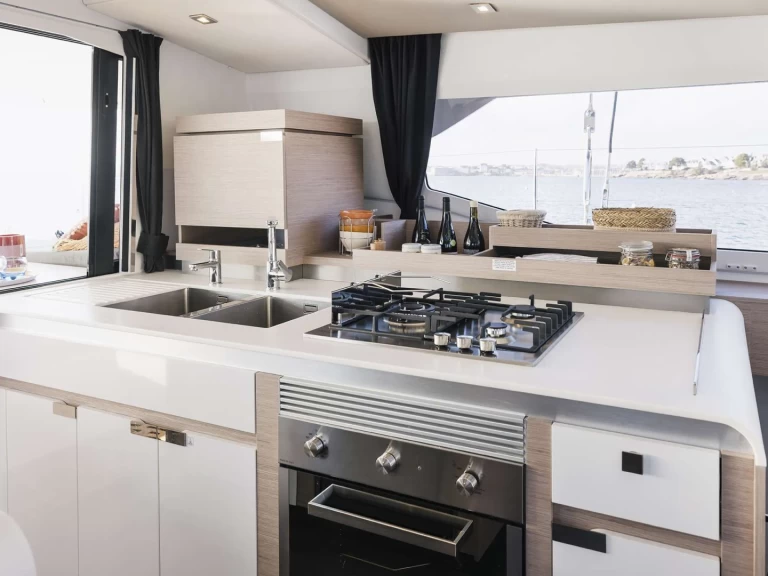Huur een Fountaine Pajot Aura 51 in Belize-stad
