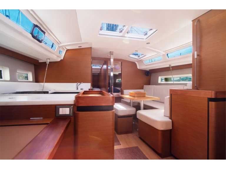 Huur Zeilboot met of zonder schipper Jeanneau in Olbia