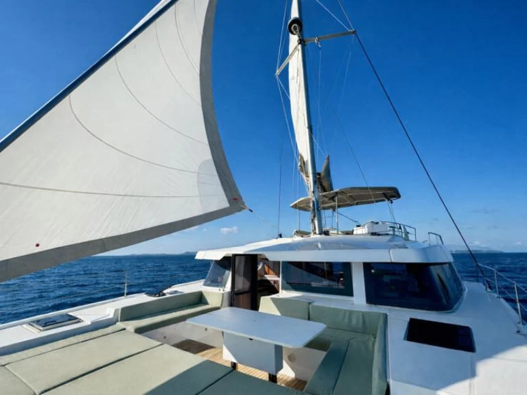 Huur Catamaran met of zonder schipper Bali in Olbia