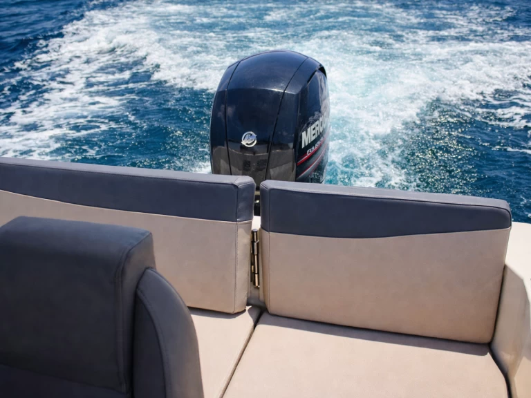 Huur een Quicksilver Activ 605 Sundeck in Mandelieu-la-Napoule