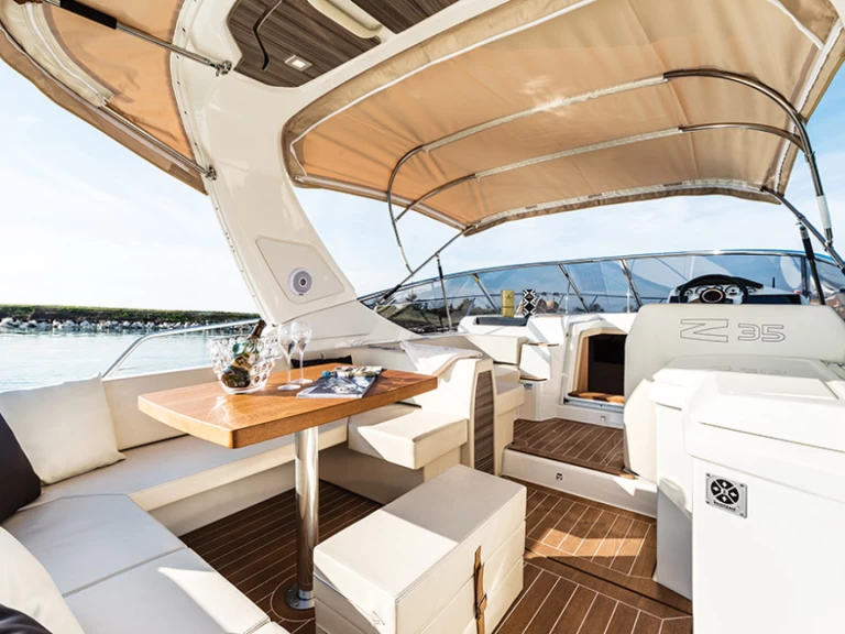 Verhuur Motorboot Cranchi met vaarbewijs