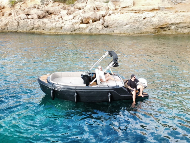 Huur een Mareti Open 500 Classic in San Antonio Port