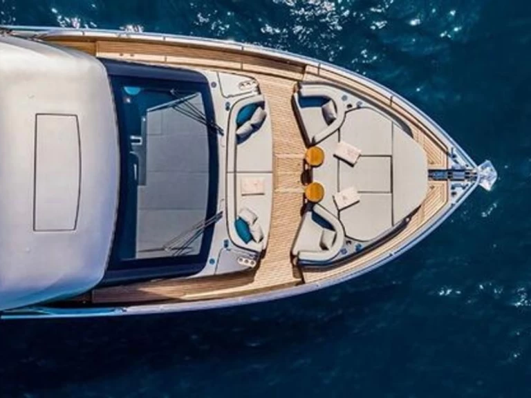 Jachthuur in Saint-Tropez - Cranchi Cranchi Sessantasette 67 via SamBoat