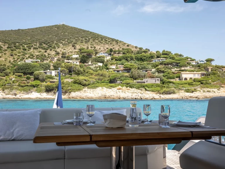 Bootverhuur Sunseeker Predator 64 in Saint-Tropez via SamBoat