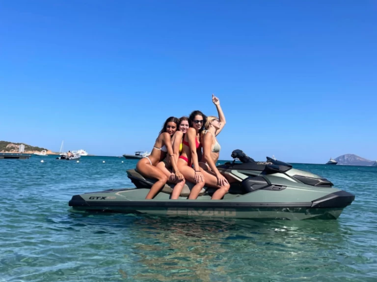 Sea-Doo Seadoo GTX 300 cv te huur van particulier of professional in Marina di Portisco
