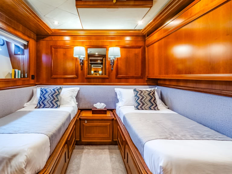 Bootverhuur Kaštel Gomilica goedkoop Motoryacht