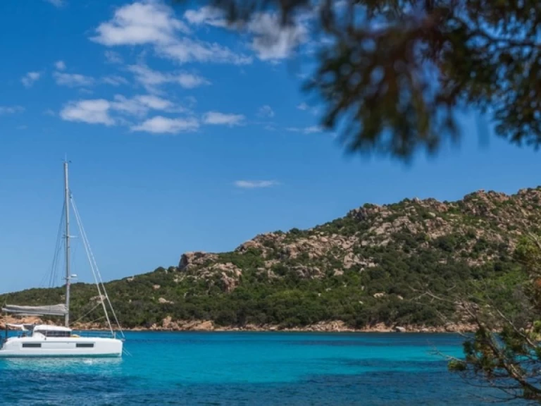 Jachthuur in Cugnana Verde - Lagoon Lagoon 38 - 4cab via SamBoat