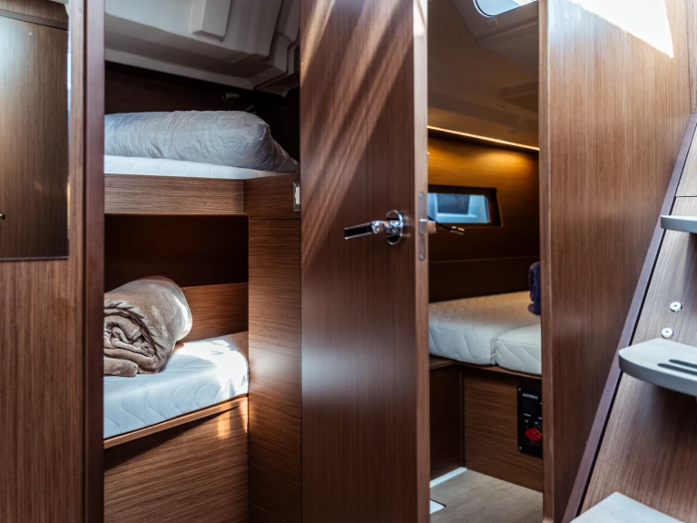 Bénéteau Oceanis 46.1 te huur van particulier of professional in Olbia