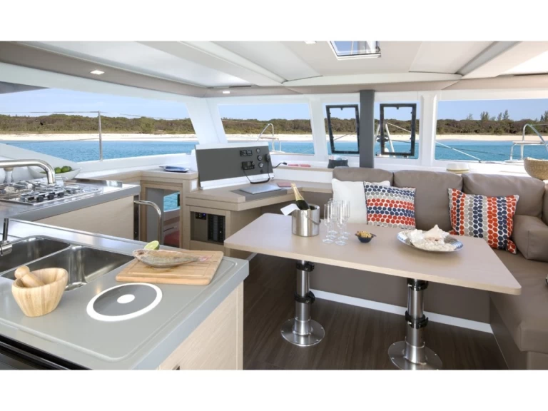 Fountaine Pajot Lucia 40 te huur van particulier of professional in Port Grimaud