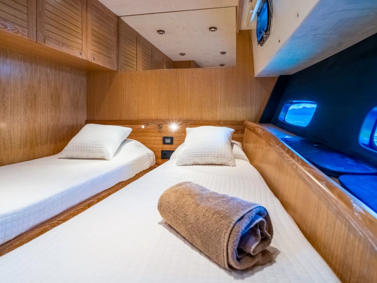 Bootverhuur  Motoryacht C9 in Dubrovnik via SamBoat