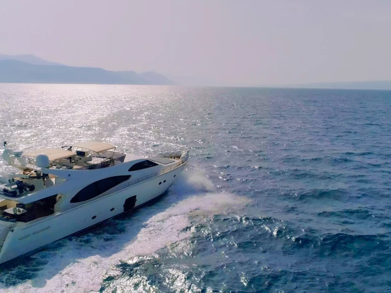 Huur een Ferretti Ferretti 780 in Split