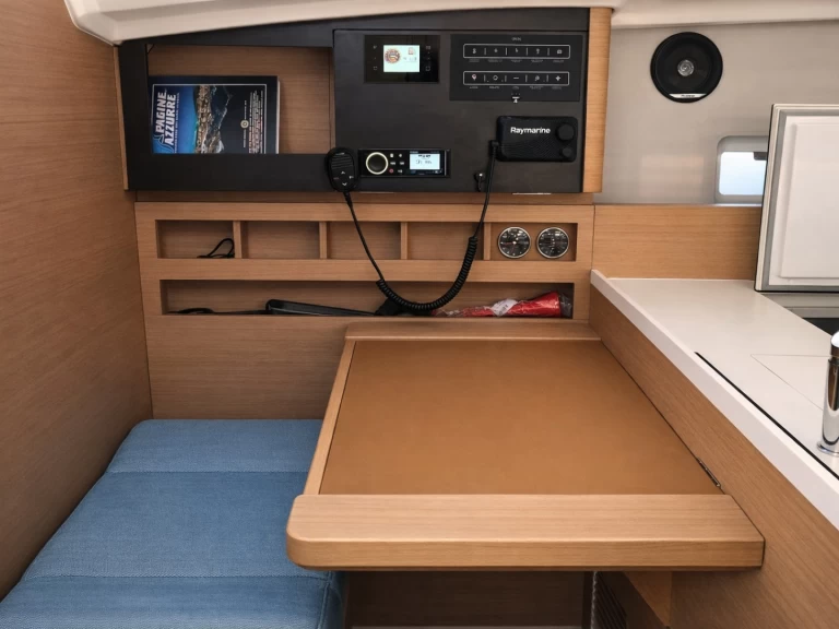 Verhuur Zeilboot in Nettuno - Jeanneau Sun Odyssey 410