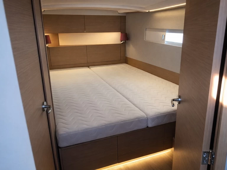 Bootverhuur Jeanneau Sun Odyssey 410 in Nettuno via SamBoat