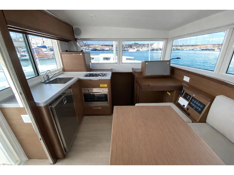 Huur een Lagoon Lagoon 40 in Nettuno