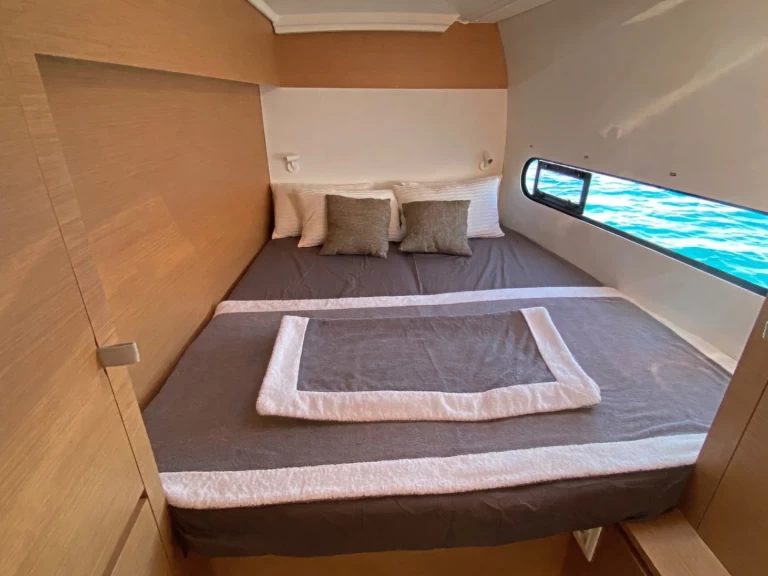 Huur een Excess Excess 11 - Pulse Line Version  in Nettuno