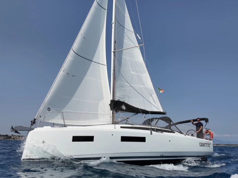 Huur een Jeanneau Sun Odyssey 380 in Nettuno