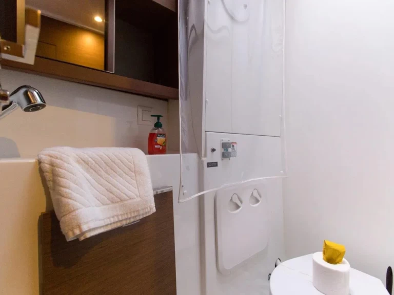 Verhuur Catamaran Lagoon met vaarbewijs