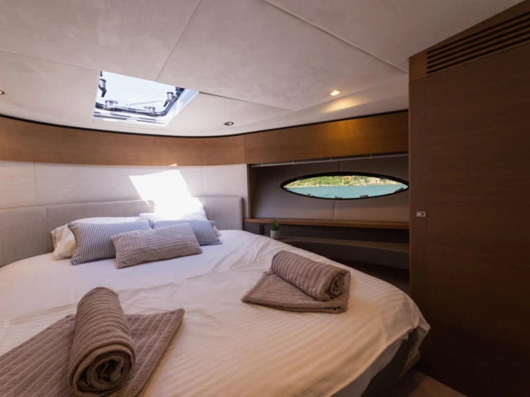 Huur een Princess Princess F43 in Dubrovnik