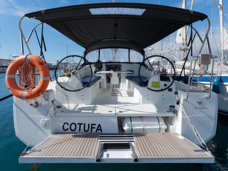 Verhuur Zeilboot in San Miguel De Abona - Jeanneau Sun Odyssey 380