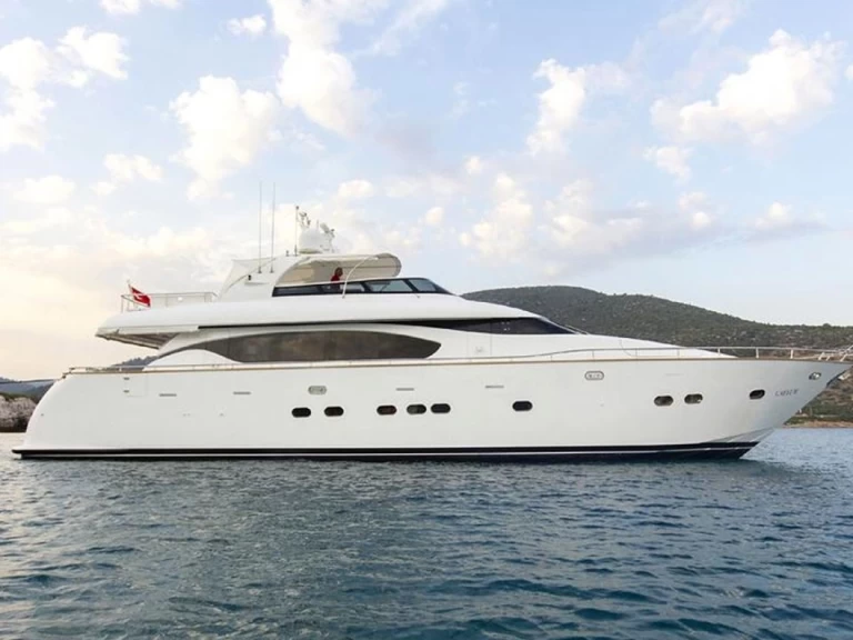 Huur een Luxury Yacht  2006 in Bodrum