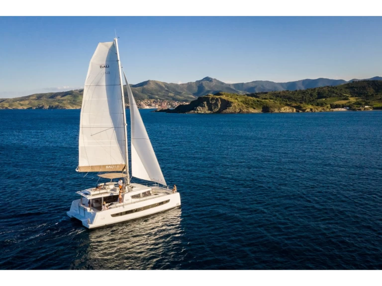 Huur een Bali Bali 4.8 (4 cab +1) in Lávrio