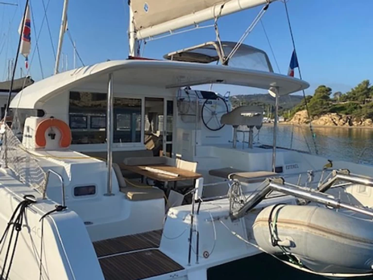 Verhuur Catamaran Lagoon met vaarbewijs