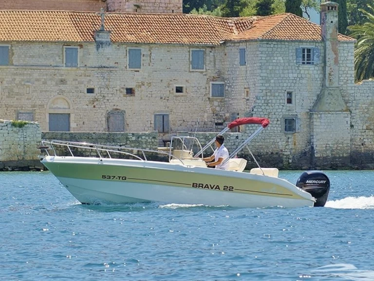 Motorboot te huur in Trogir voor de beste prijs