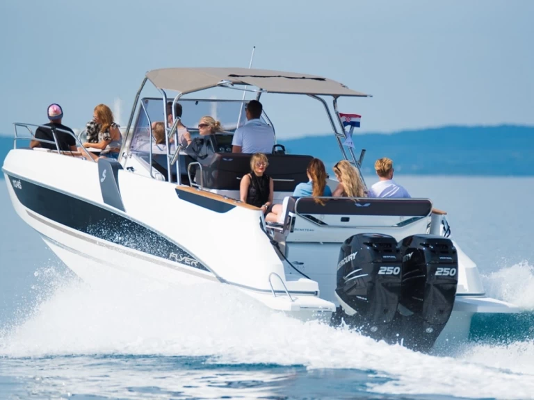 Bootverhuur Bénéteau Flyer 8.8 SPACEdeck in Trogir via SamBoat
